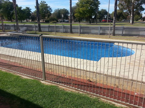 Sunraysia Motel & Holiday Apartments - Darwin Holiday 1