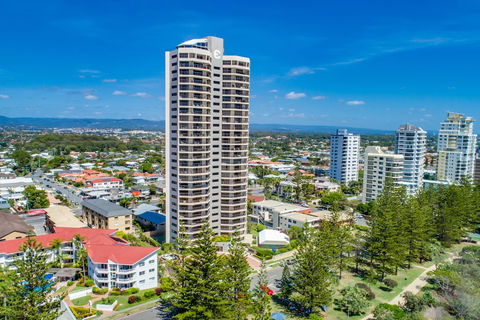 Burleigh Esplanade Apartments - Darwin Holiday 3