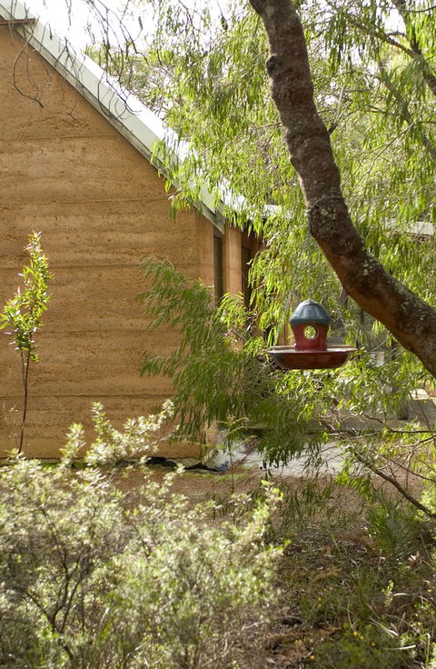 Bussells Bushland Cottages - Darwin Holiday 3