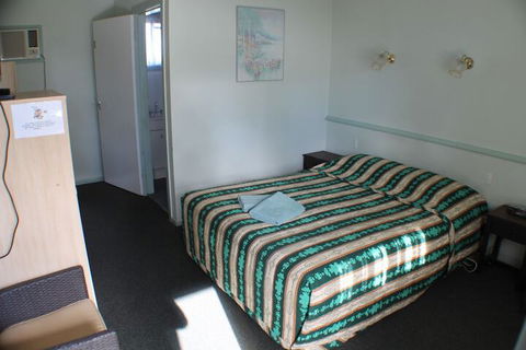 Lake Forbes Motel - Darwin Holiday 6
