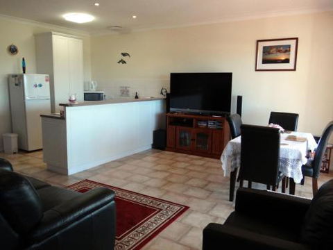 Close Encounters Bed & Breakfast - Darwin Holiday 3