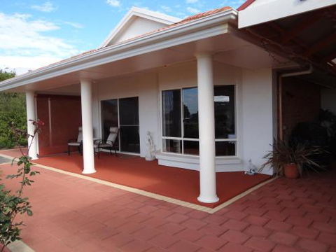 Close Encounters Bed & Breakfast - Darwin Holiday 0