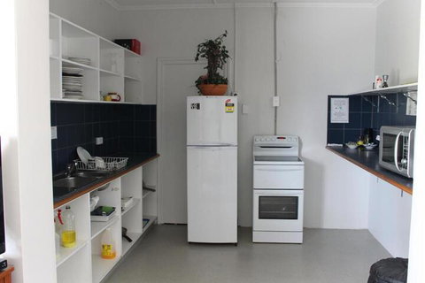 Tin Can Bay Backpackers - Darwin Holiday 2