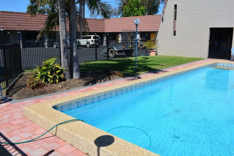 Alabaster Motor Inn Taree - Darwin Holiday 2
