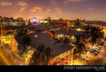 Sydney University Village - Darwin Holiday 3