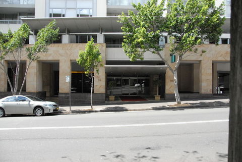 Darling Harbour Getaway - Darwin Holiday 1