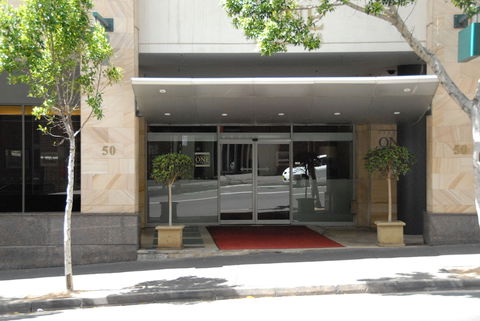 Darling Harbour Getaway - Darwin Holiday 0