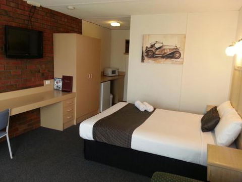 Big Valley Lakeside Paradise Motor Inn - Darwin Holiday 1