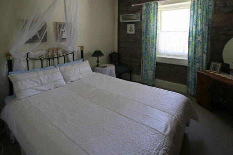 Christopher Halls Colonial Accommodation - Darwin Holiday 2