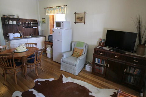 Christopher Halls Colonial Accommodation - Darwin Holiday 4