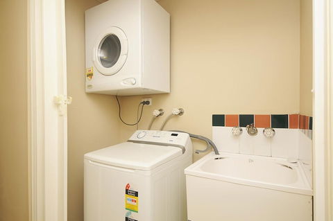 Nautilus Holiday Apartments - Darwin Holiday 3