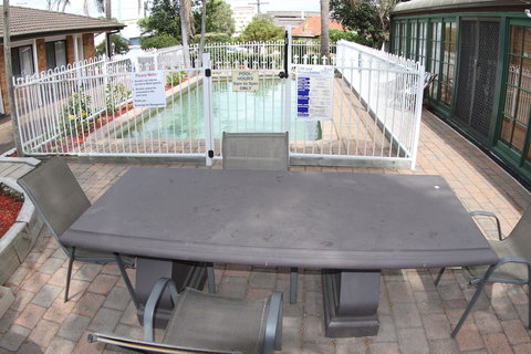 Reign Inn Newcastle - Darwin Holiday 1