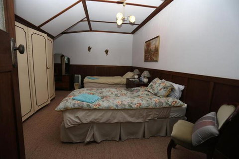 COLWYN HOUSE & STABLE COTTAGE B B - Darwin Holiday 7
