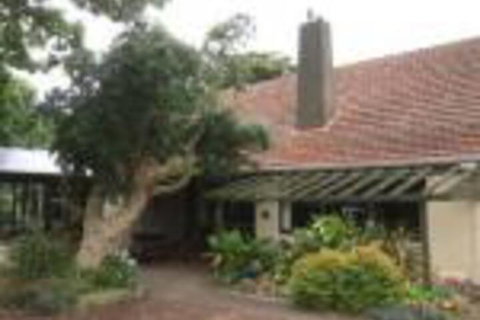 COLWYN HOUSE & STABLE COTTAGE B B - Darwin Holiday 0