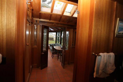 COLWYN HOUSE & STABLE COTTAGE B B - Darwin Holiday 2