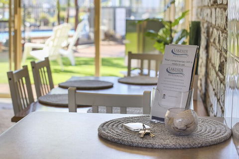 Lakeside Holiday Apartments Merimbula - Darwin Holiday 4