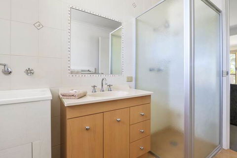 Lakeside Holiday Apartments Merimbula - Darwin Holiday 7