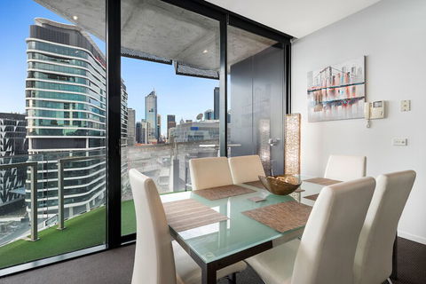 Docklands Executive Apartments - Darwin Holiday 6