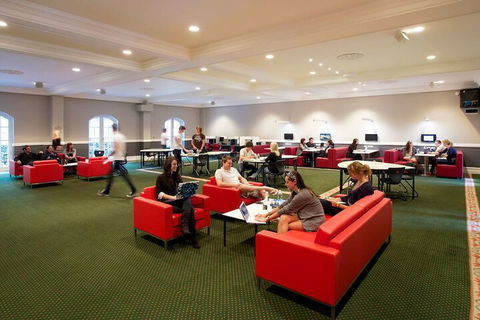 RMIT Village House - Darwin Holiday 6