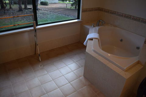 Bushy Lake Chalets - Darwin Holiday 7