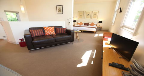 Twofourtwo Boutique Apartments - Darwin Holiday 6