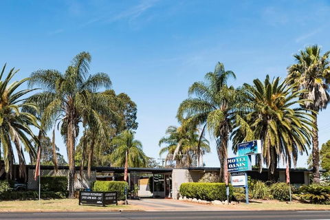 Motel Oasis - Darwin Holiday 1