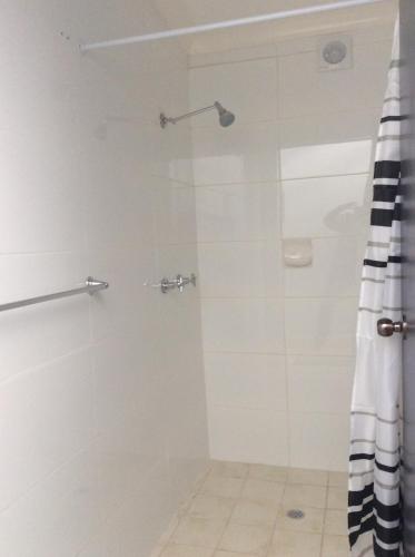 Alpha Centauri 8 Budget Jindabyne Holiday Apartment - Darwin Holiday 6