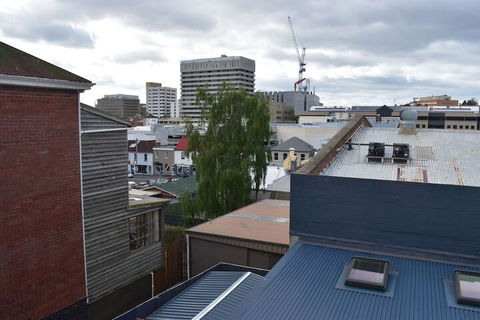 Hobarts Accommodation & Hostel - Darwin Holiday 2