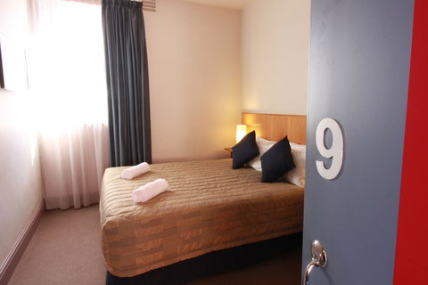 Central Hotel Hobart - Darwin Holiday 1