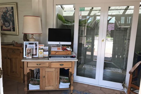 Country Apartments - Darwin Holiday 6