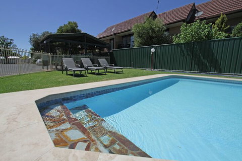 Atlas Motel - Darwin Holiday 2