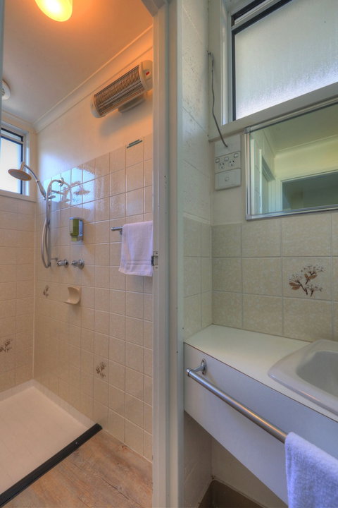 Dannebrog Lodge - Darwin Holiday 1