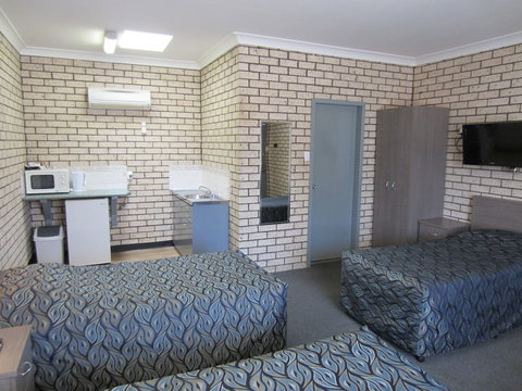 Cowra Crest Motel - Darwin Holiday 4