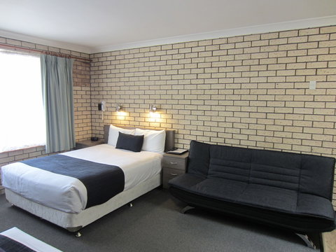 Cowra Crest Motel - Darwin Holiday 2