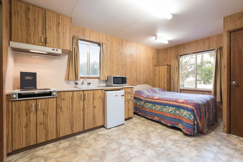 Clog Barn Caravan Park - Darwin Holiday 1