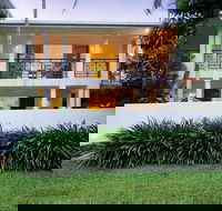 Plantation House 1 Spacious 4 Bedroom House Near Beach WIFI Netflix Telstra TV Playground Pool BBQ - Darwin Holiday