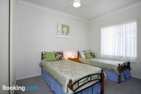 All Seasons Port Elliot Holiday House - Darwin Holiday 1