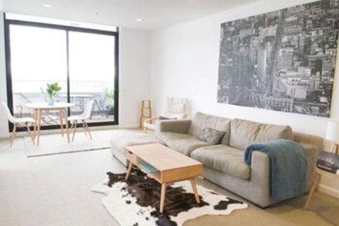 Modern 2 Bedroom Apartment In Melbournes Northcote - Darwin Holiday 1