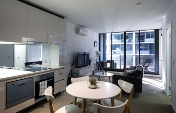 Roomerang At Madison Tower 19 - Darwin Holiday 6