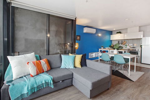 Roomerang At Neo 17 - Darwin Holiday 3