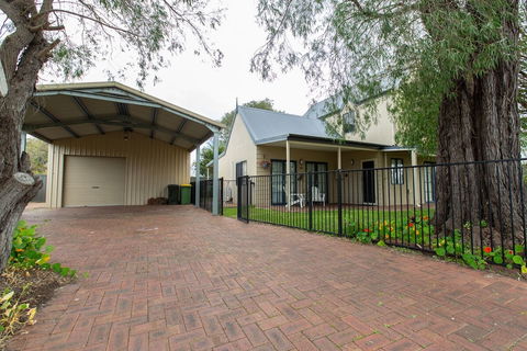 Baydream Believer - Darwin Holiday 1