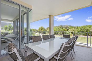 Bale Beach Front Resort Home Apartment 1128 - Darwin Holiday 3