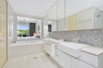 Bale Beach Front Resort Home Apartment 1128 - Darwin Holiday 6