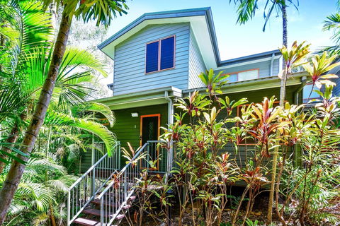 1 Heliconia Ocean View 3 Bedroom House Near Marina With Golf Buggy - Darwin Holiday 1