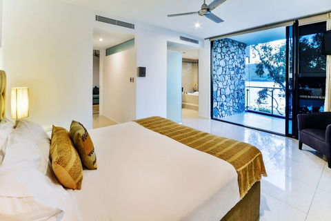 Villa 2 The Edge Oceanfront Â Deluxe 3 Bedroom Near Marina With Golf Buggy - Darwin Holiday 6