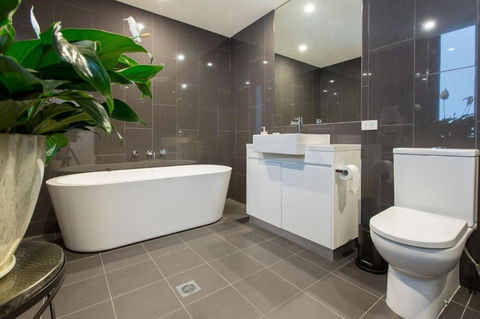Luxury Four Bedroom Apartment - Darwin Holiday 2
