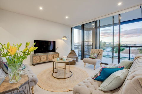 Luxury Four Bedroom Apartment - Darwin Holiday 4