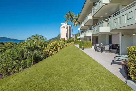 Poinciana 011 Deluxe 2 Bedroom Apartment Centrally Located With Golf Buggy - Darwin Holiday 1