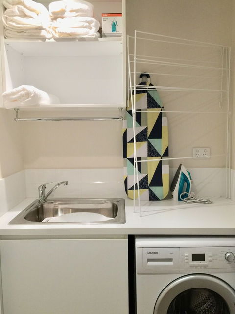 Balfours Convenient Stay In The Heart Of Adelaide - Darwin Holiday 1