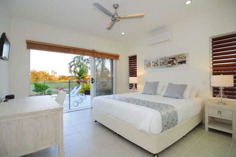 4 Cascade Luxury House On Fairway - Darwin Holiday 4